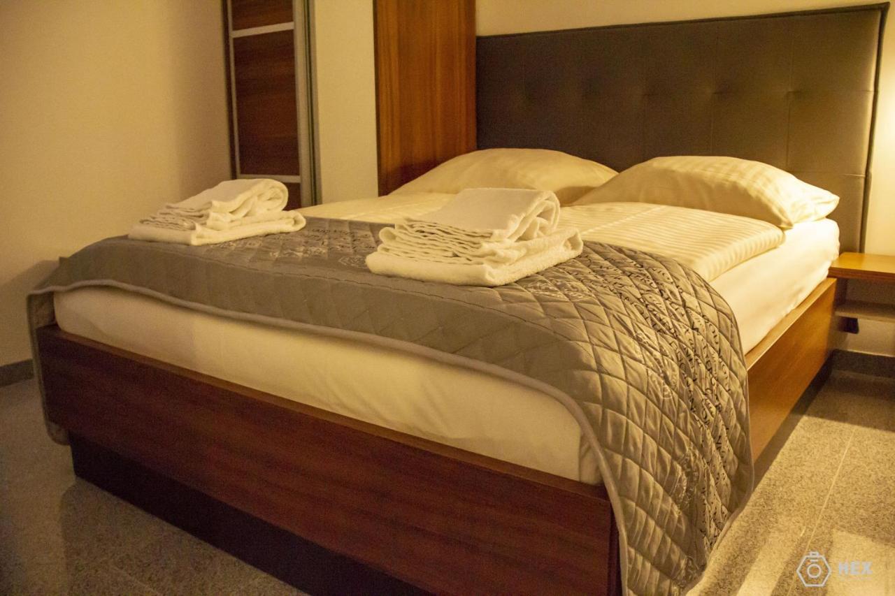 Bluestone Boarding Appart hôtel 4*